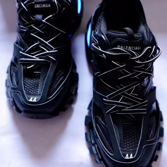 Balenciaga Men's Black Trainers LED - Picture 2 of 5